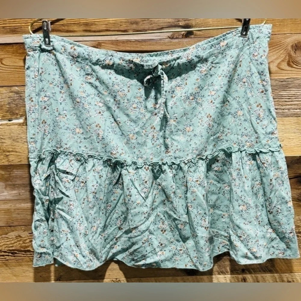 Brandy Melville Green Floral skirt drawstring tiered ruffle festival mini beach